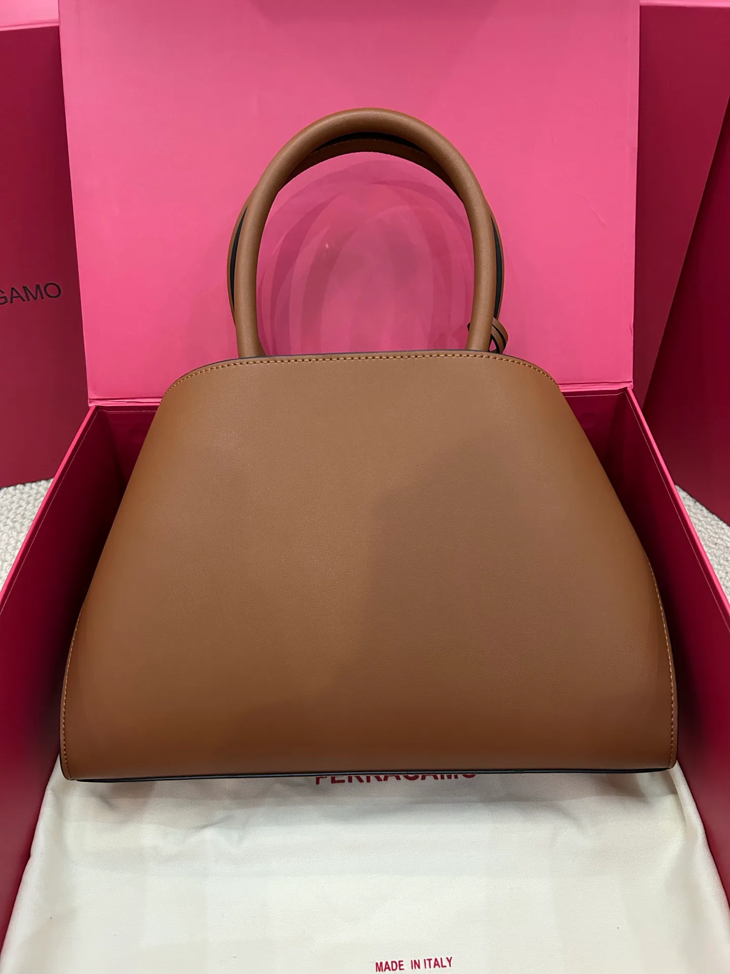 Классические Сумки Женские Salvatore Ferragamo 1401947
