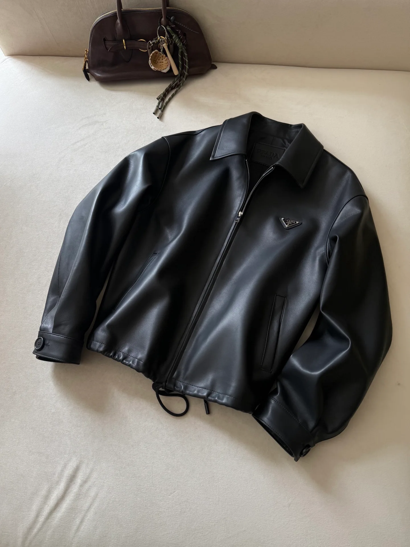 Кожаные Куртки И Дублёнки Женские Prada 18612317
