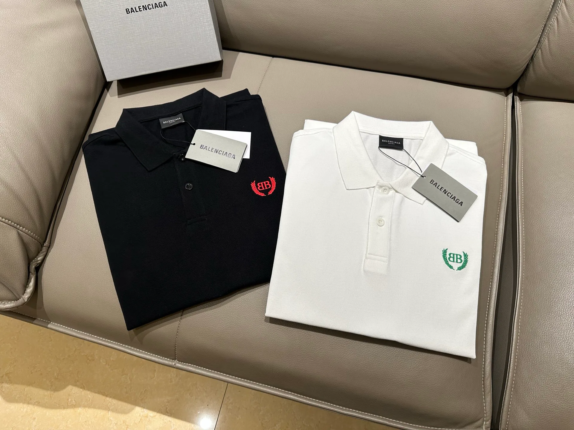 Футболки Женские Balenciaga 23018