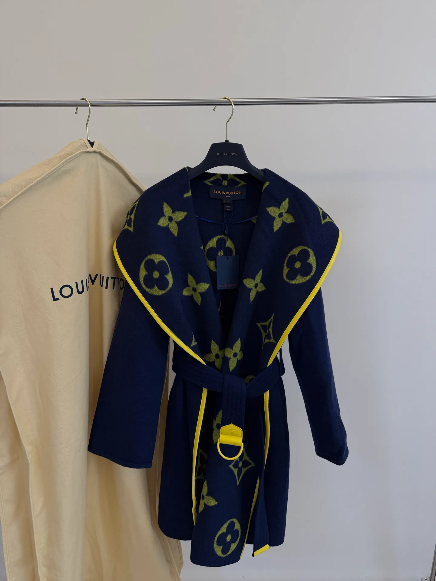 Пальто Женские Louis Vuitton 18601491