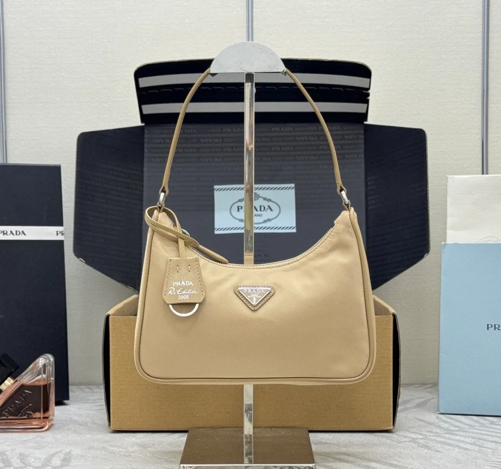 Сумки На Ремне Женские Prada 11682044