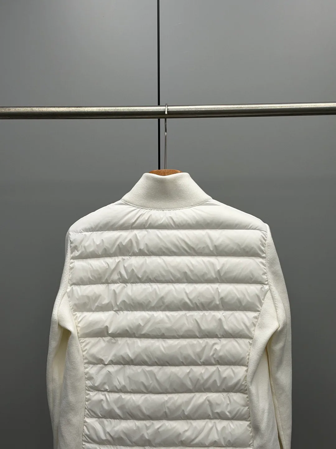 Куртки И Пуховики Женские Moncler 19070742