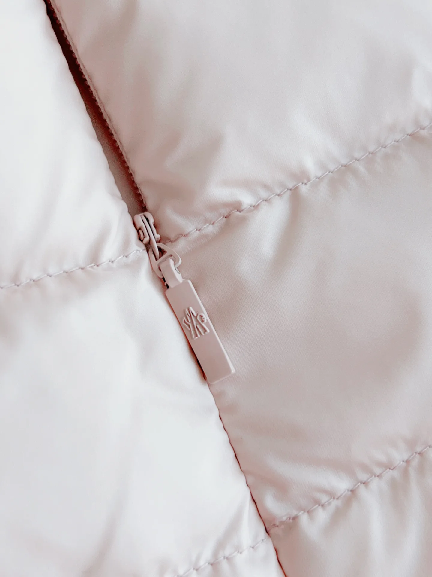 Куртки И Пуховики Женские Moncler 19417523