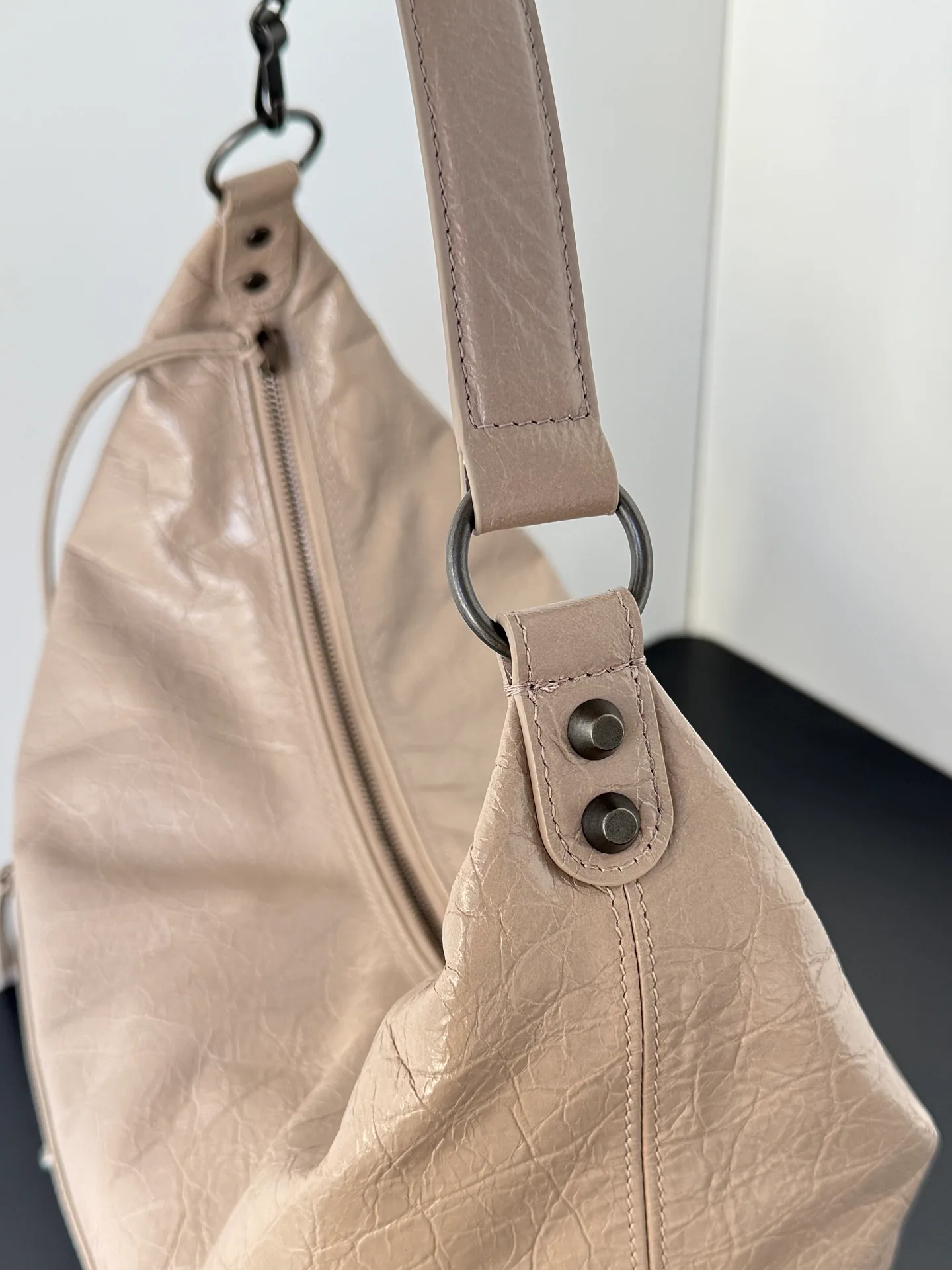 Сумки На Ремне Женские Balenciaga 11386855