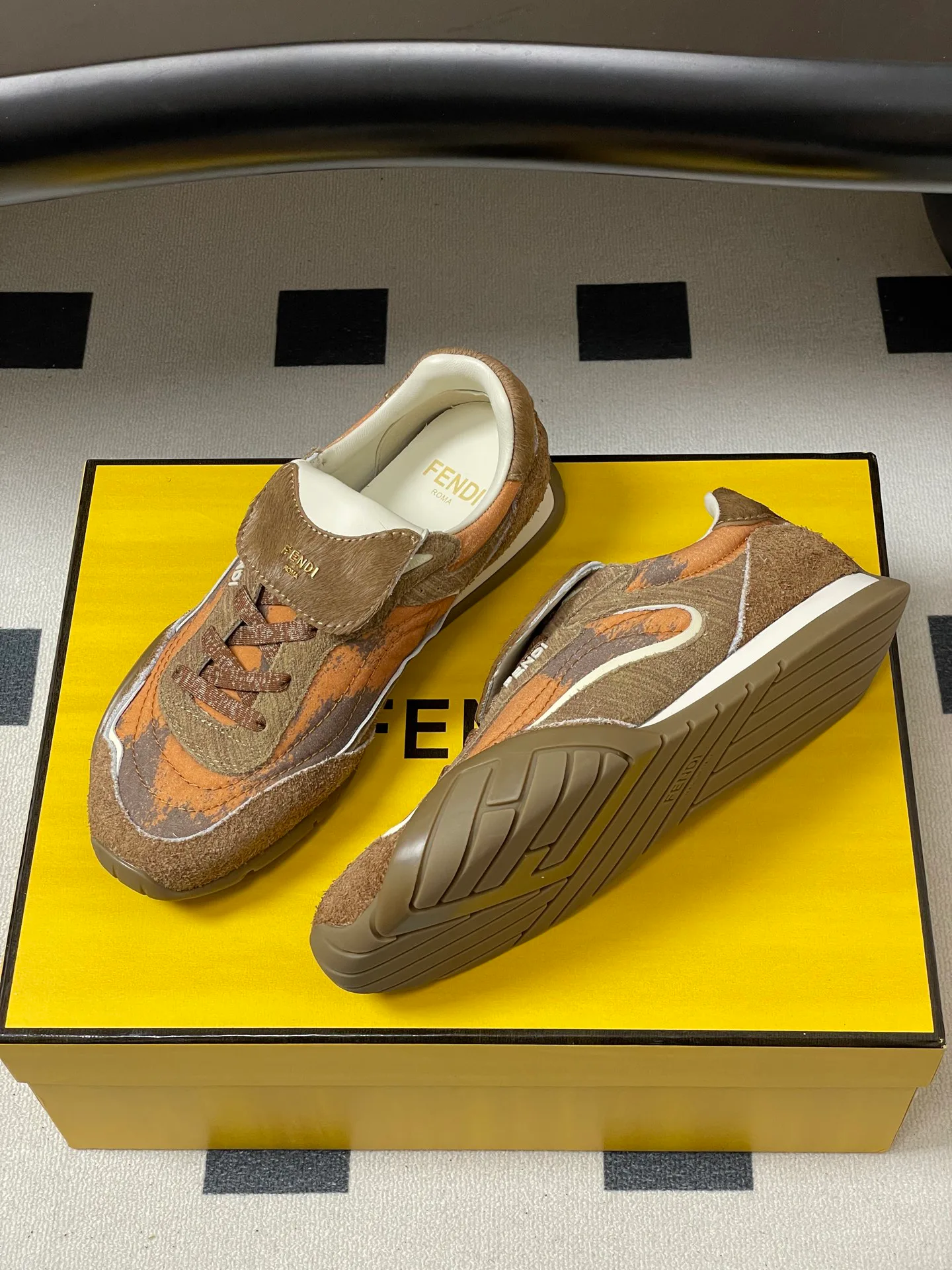 Кроссовки Женские Fendi 289809