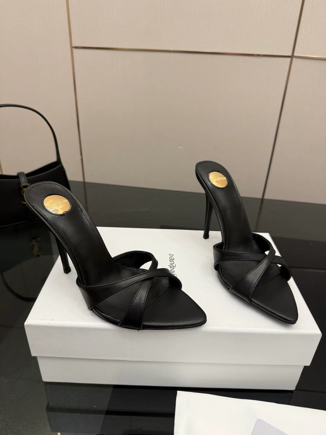 Босоножки Женские Saint Laurent 11424899