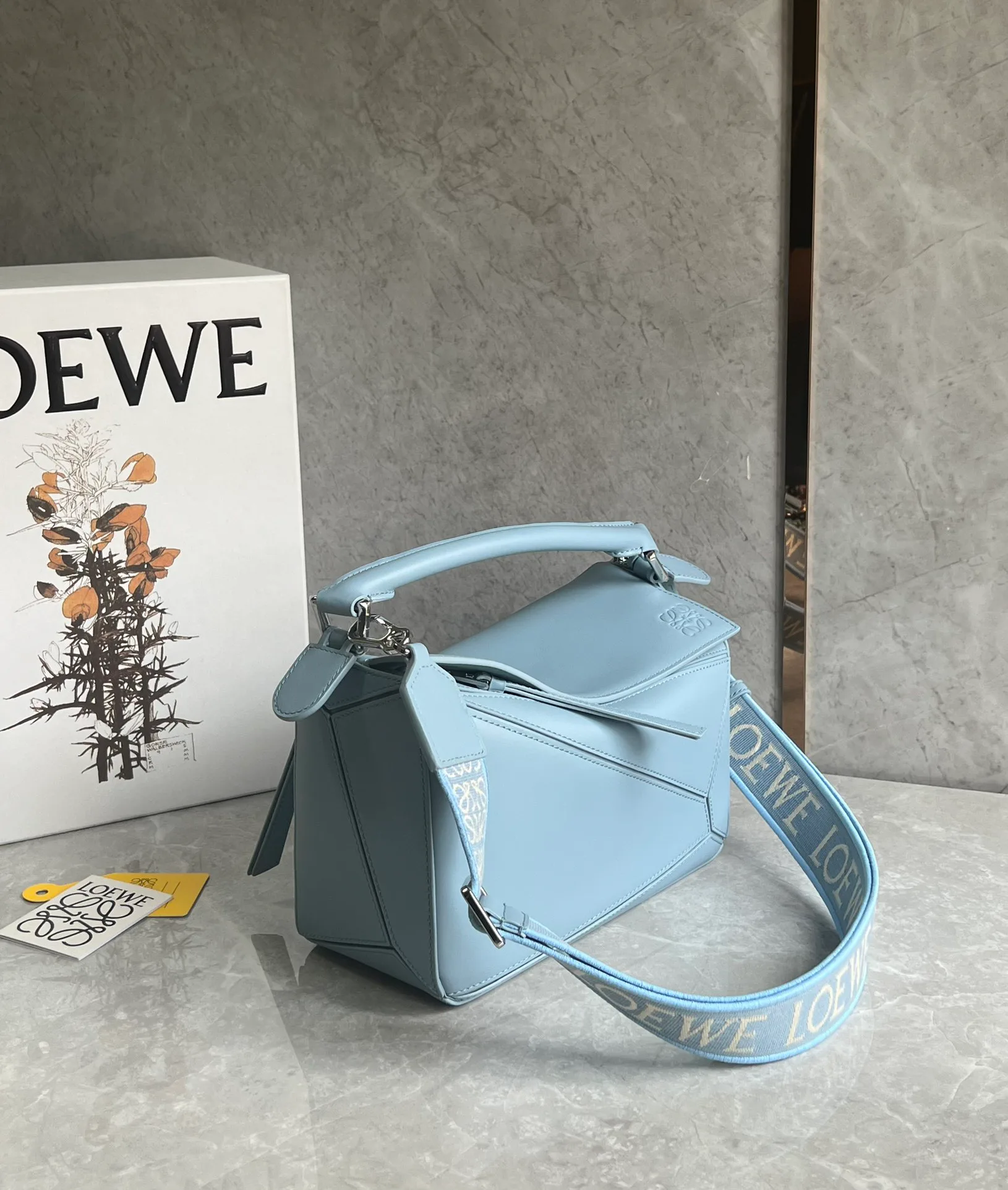 Сумки На Ремне Женские Loewe 10986876