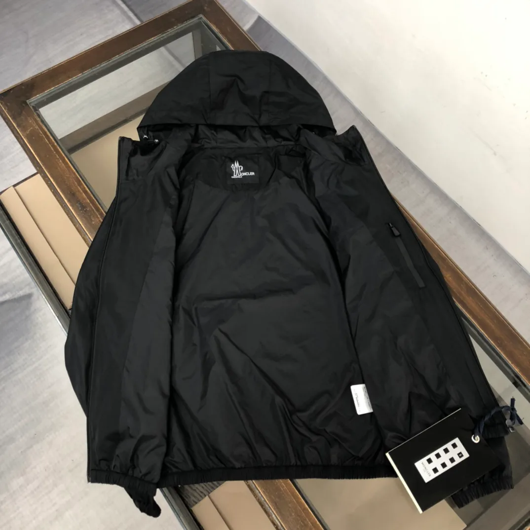 Куртки И Пуховики Женские Moncler 18741967