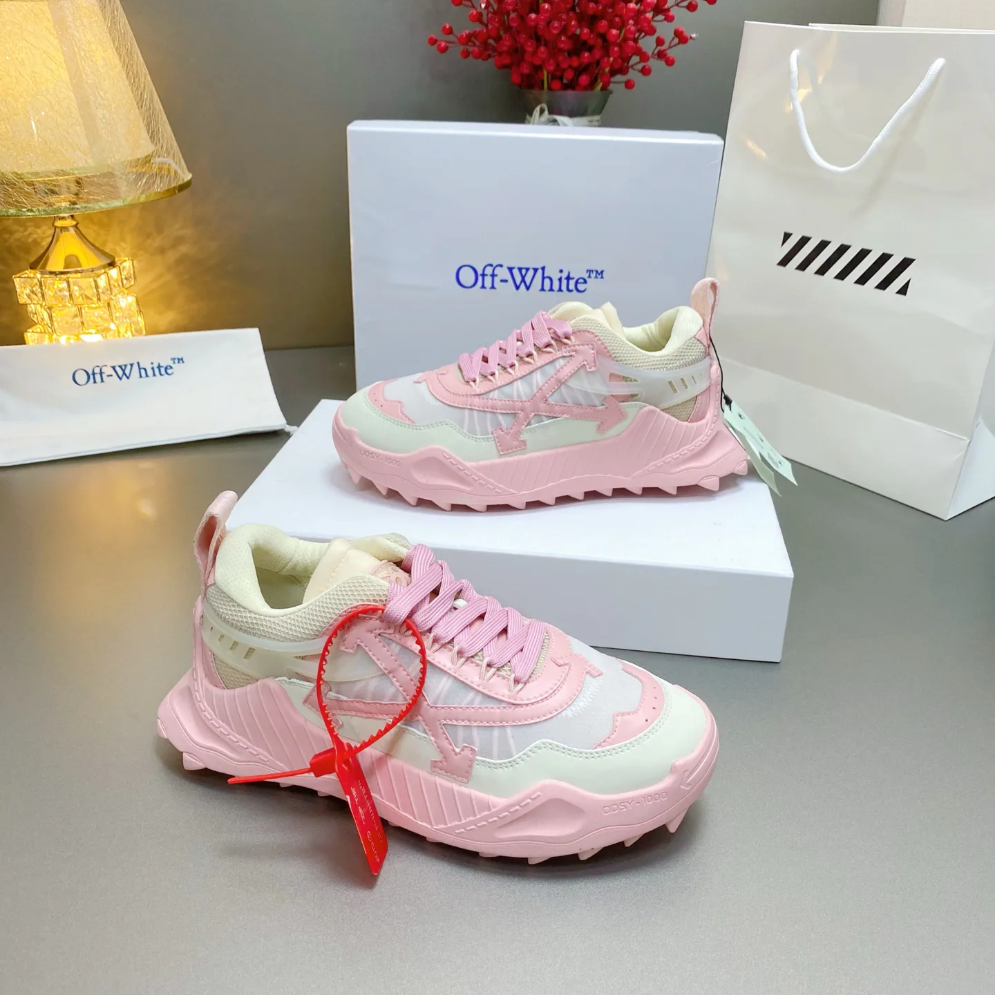Кроссовки Женские Off-White 17530534