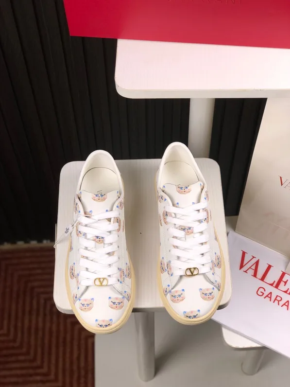 Кроссовки Женские Valentino 11707484