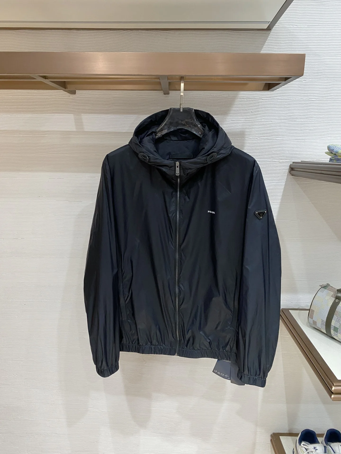 Куртки И Пуховики Мужские Prada 10300309