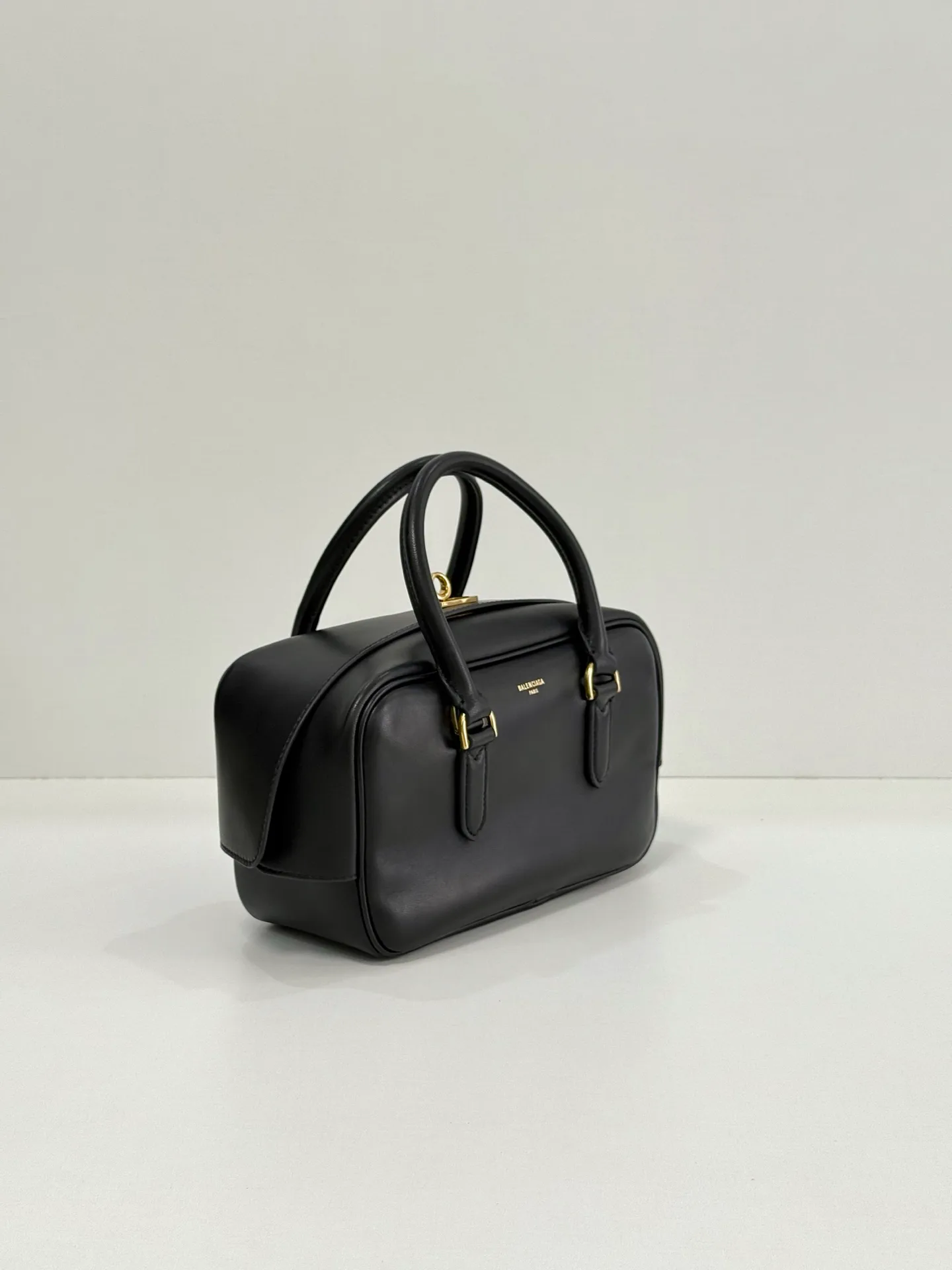 Классические Сумки Женские Balenciaga 18136030