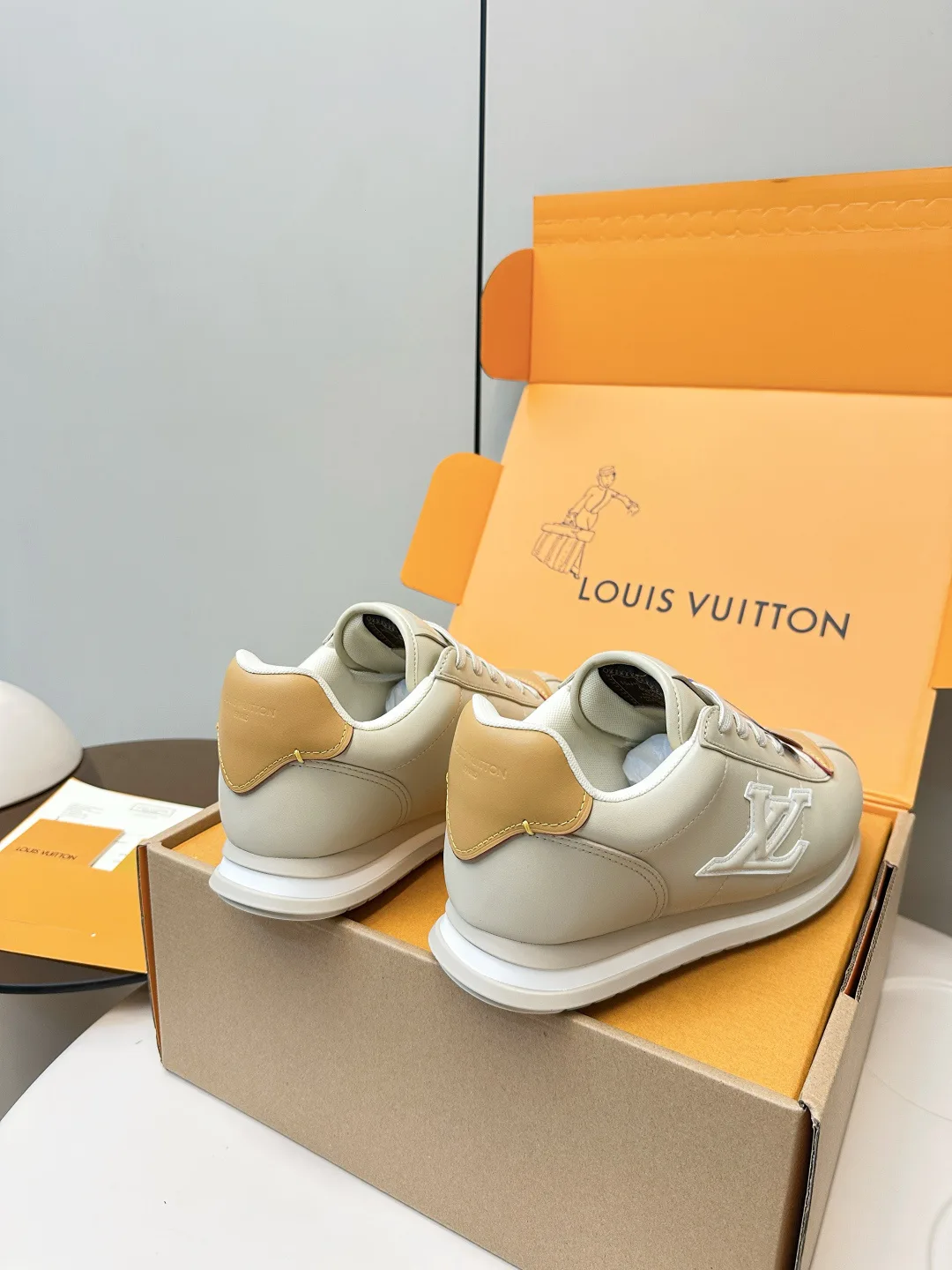 Кроссовки Женские Louis Vuitton 1511732