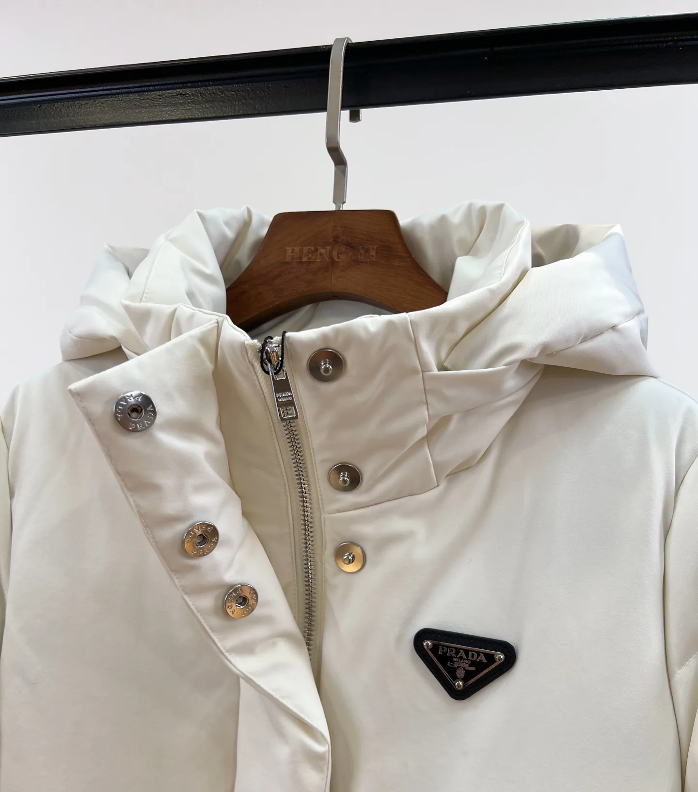 Куртки И Пуховики Женские Prada 18584429