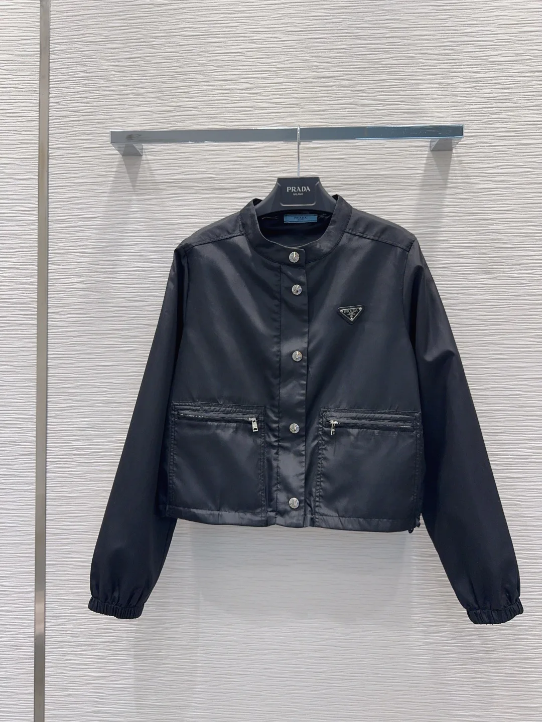 Куртки И Пуховики Женские Prada 18689769