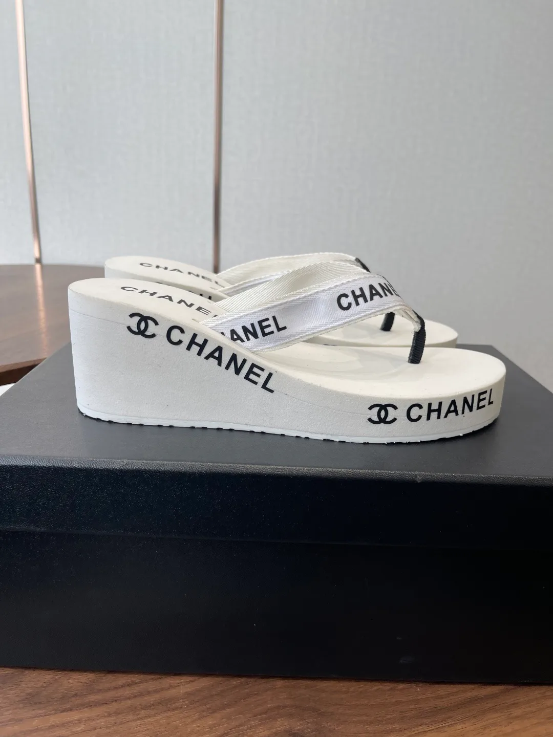 Шлепанцы Женские Chanel 11350616