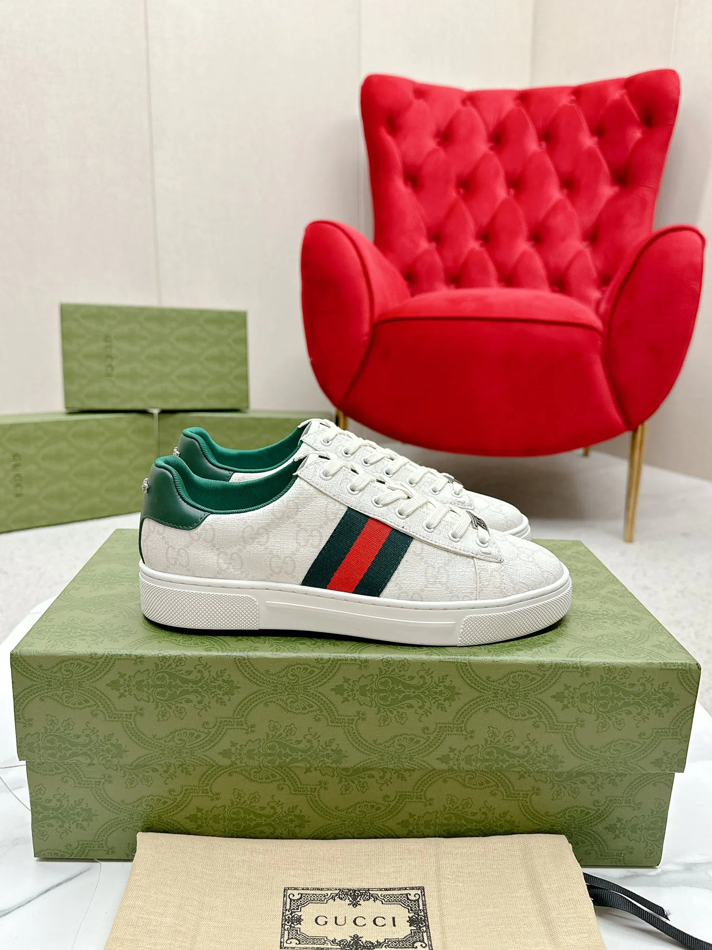 Кроссовки Женские Gucci 11550488