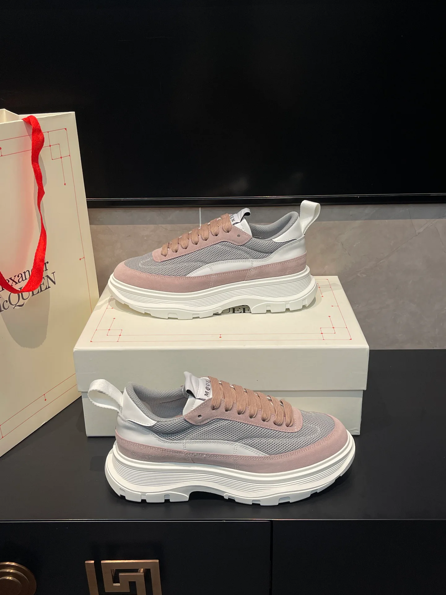Кроссовки Женские Alexander Mcqueen 18363953