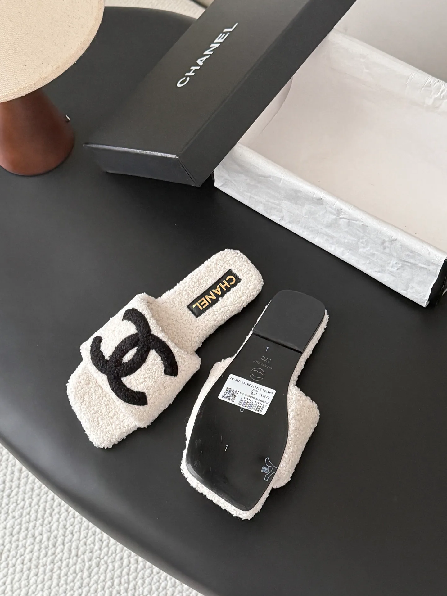 Тапочки Женские Chanel 18154259