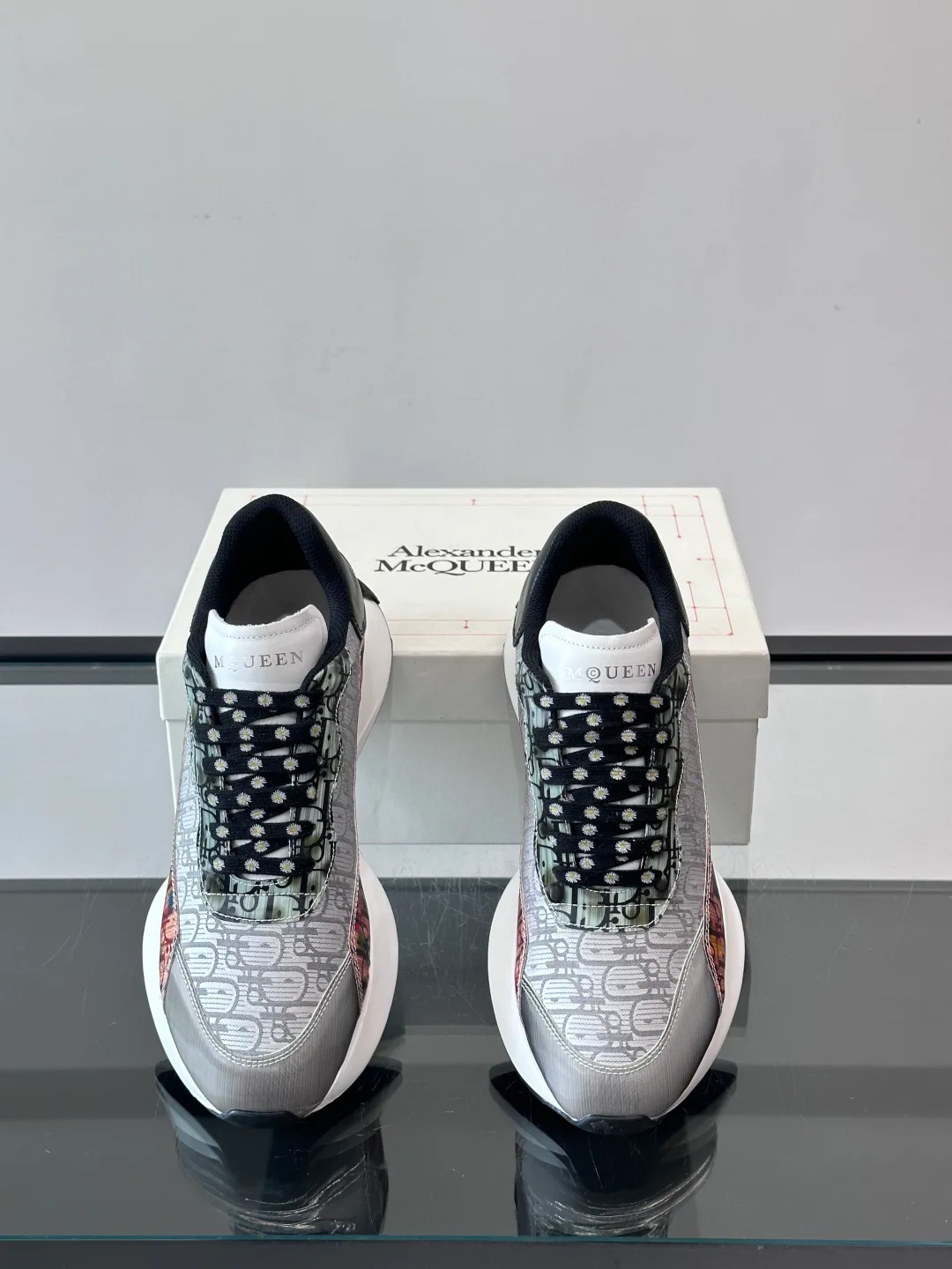 Кроссовки Женские Alexander Mcqueen 450179