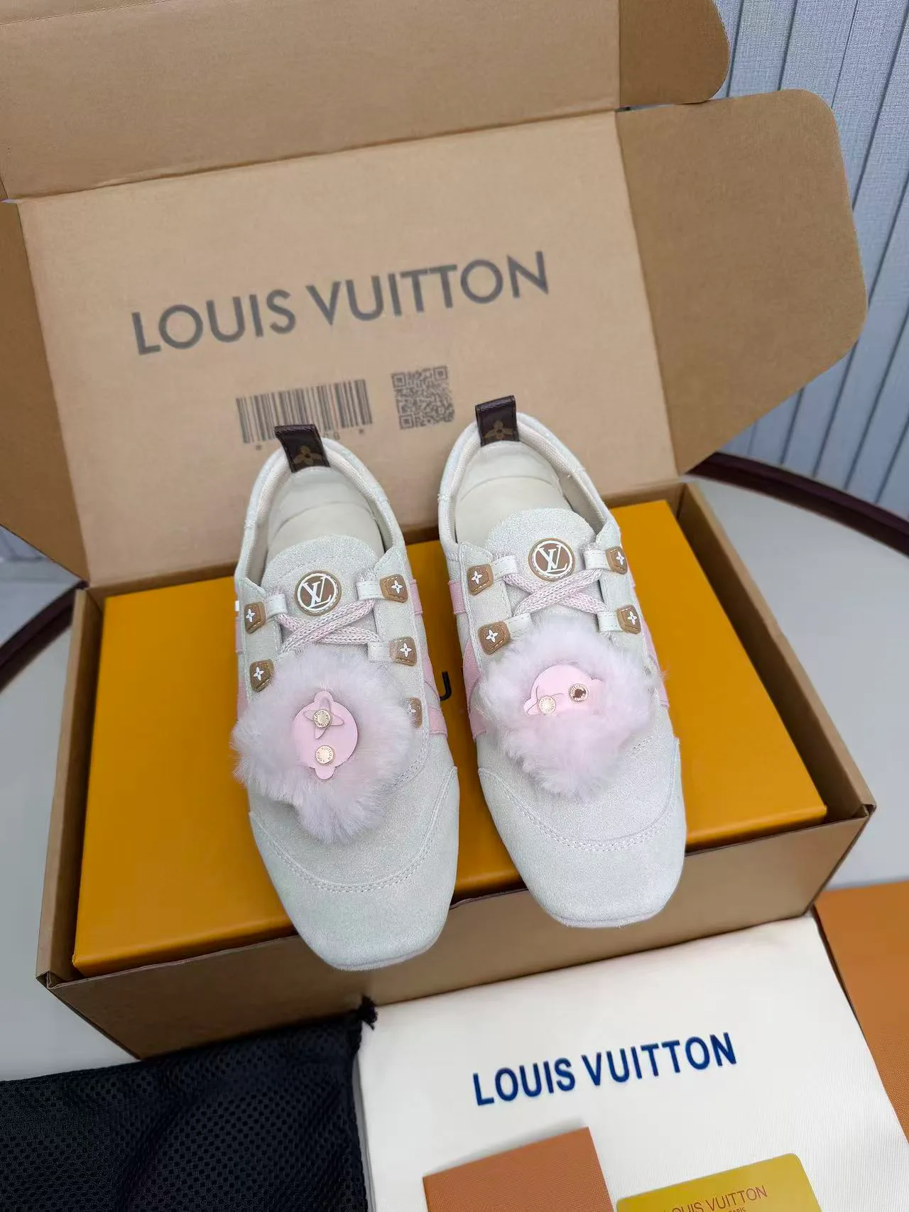 Кроссовки Женские Louis Vuitton 11250634
