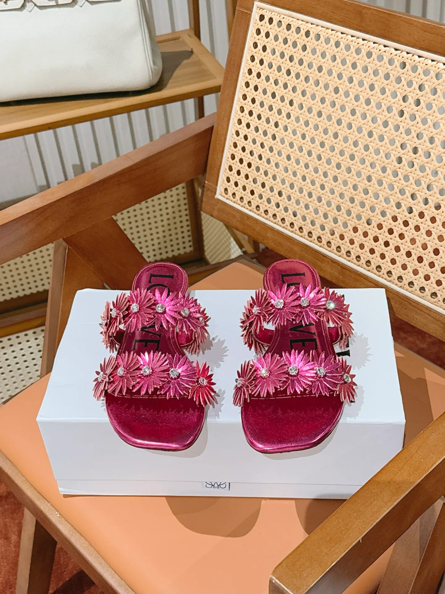Шлепанцы Женские Loewe 17498815