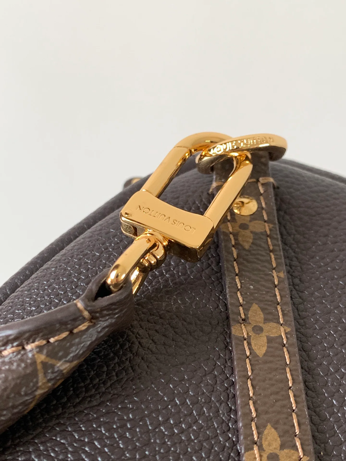 Классические Сумки Женские Louis Vuitton 11545829