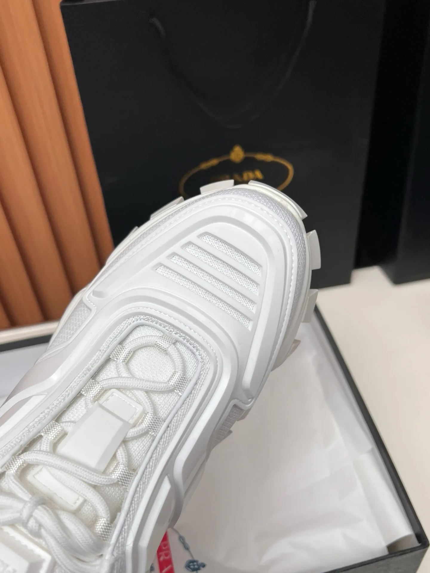 Кроссовки Женские Prada 17955142