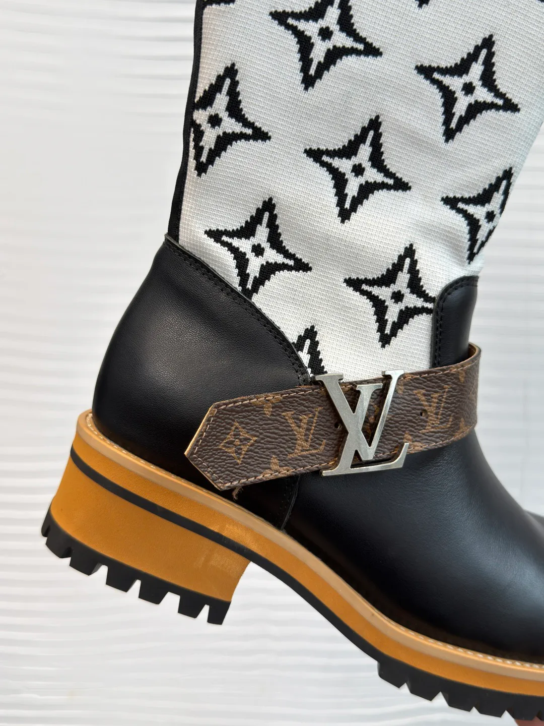 Сапоги Женские Louis Vuitton 18252046