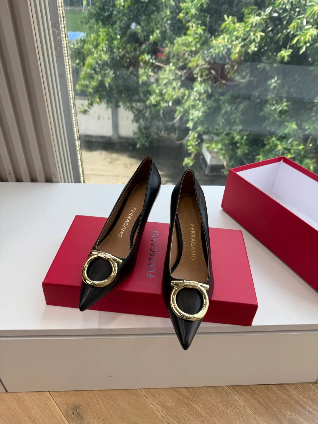 Туфли Женские Salvatore Ferragamo 18154498