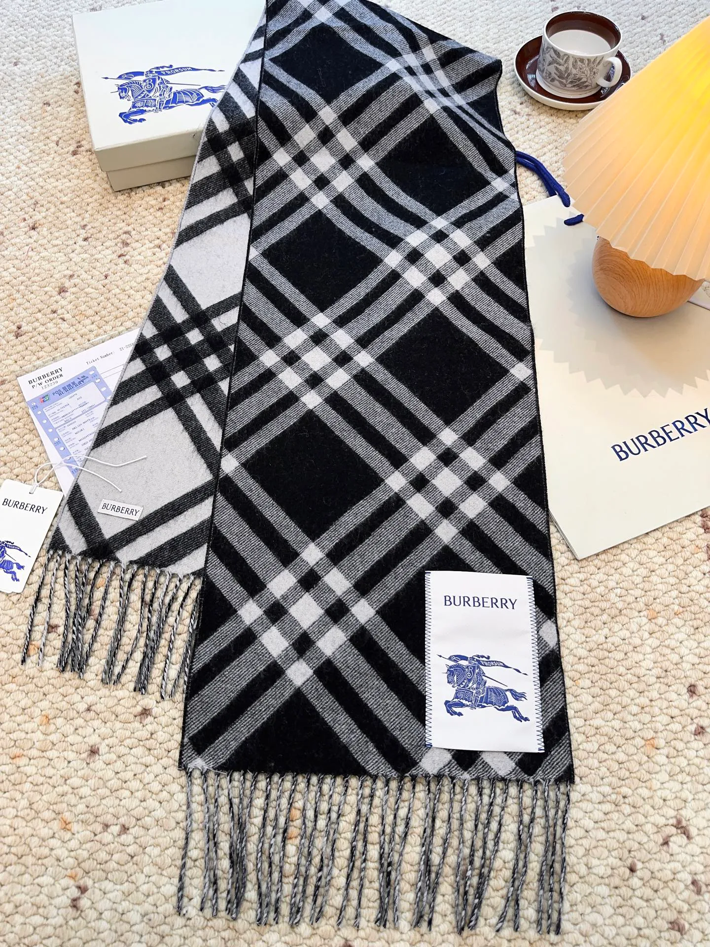 Шарфы Burberry 18105488