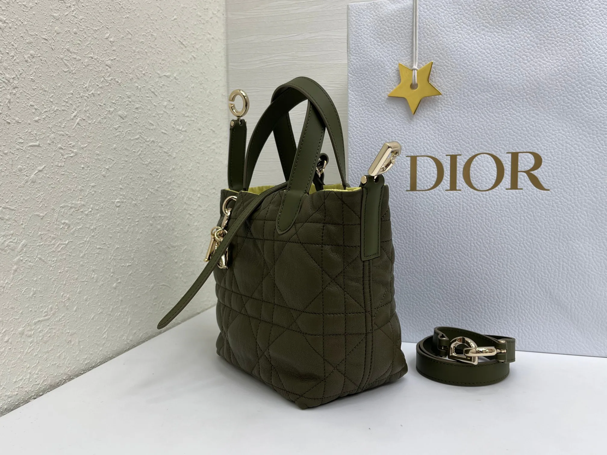 Классические Сумки Женские Christian Dior 17345158