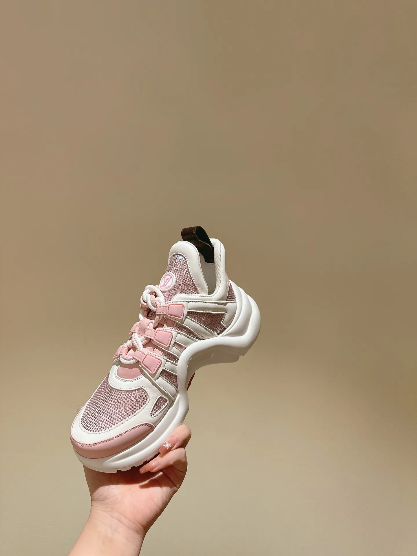 Кроссовки Женские Louis Vuitton 10840485