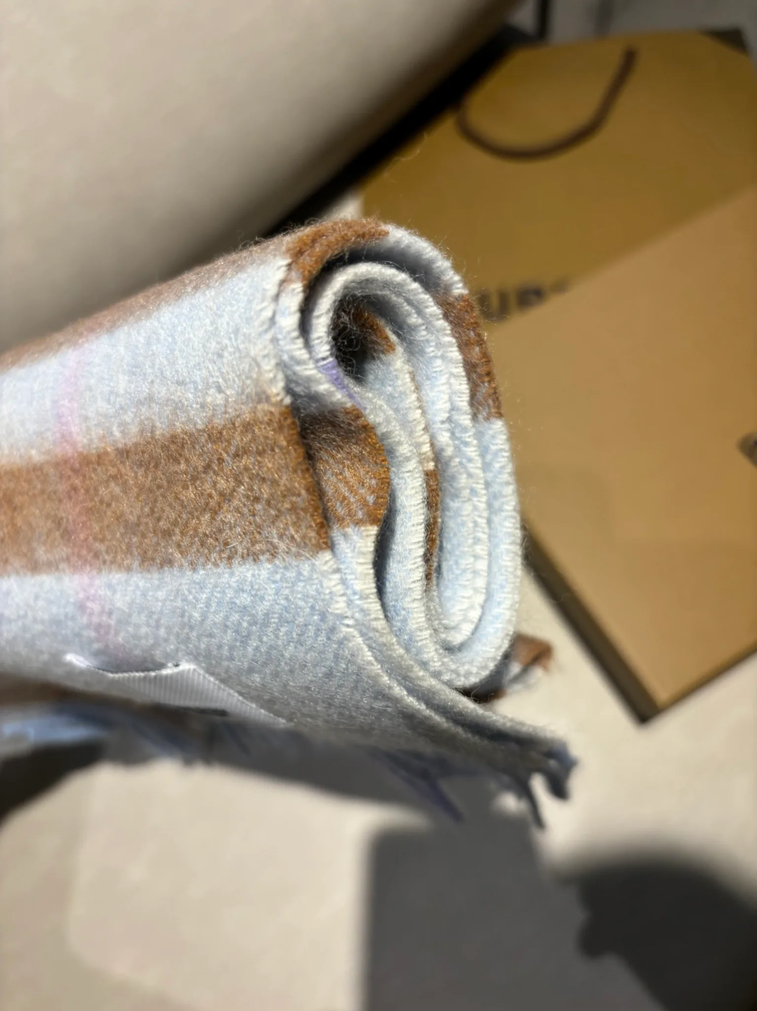 Шарфы Burberry 18507480