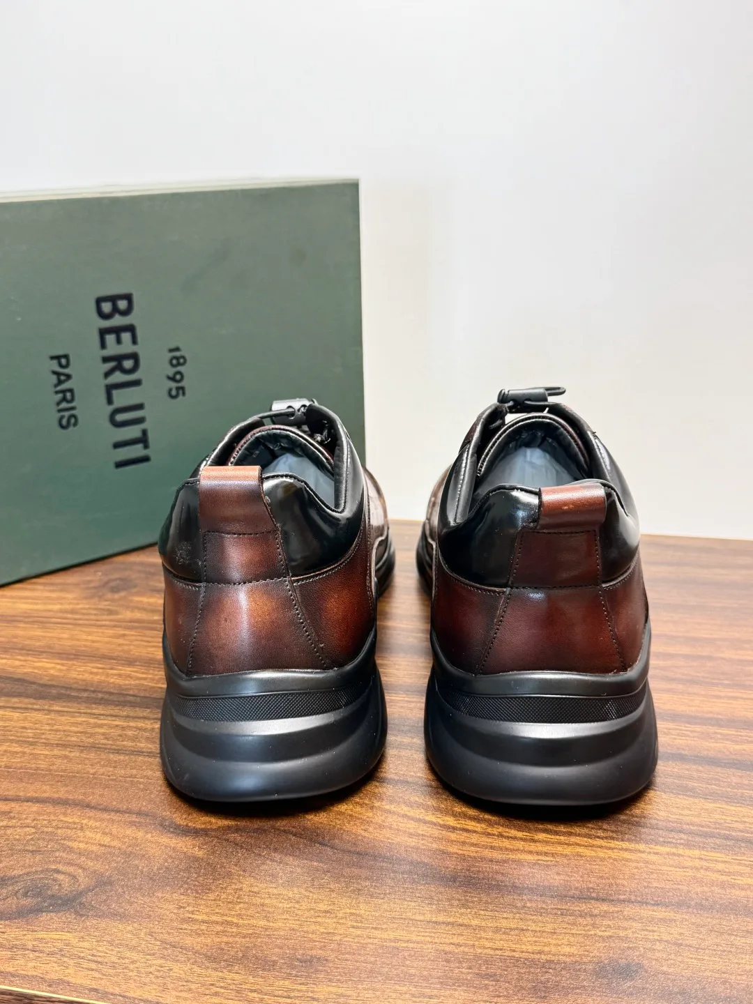 Кроссовки Мужские Berluti 19089391