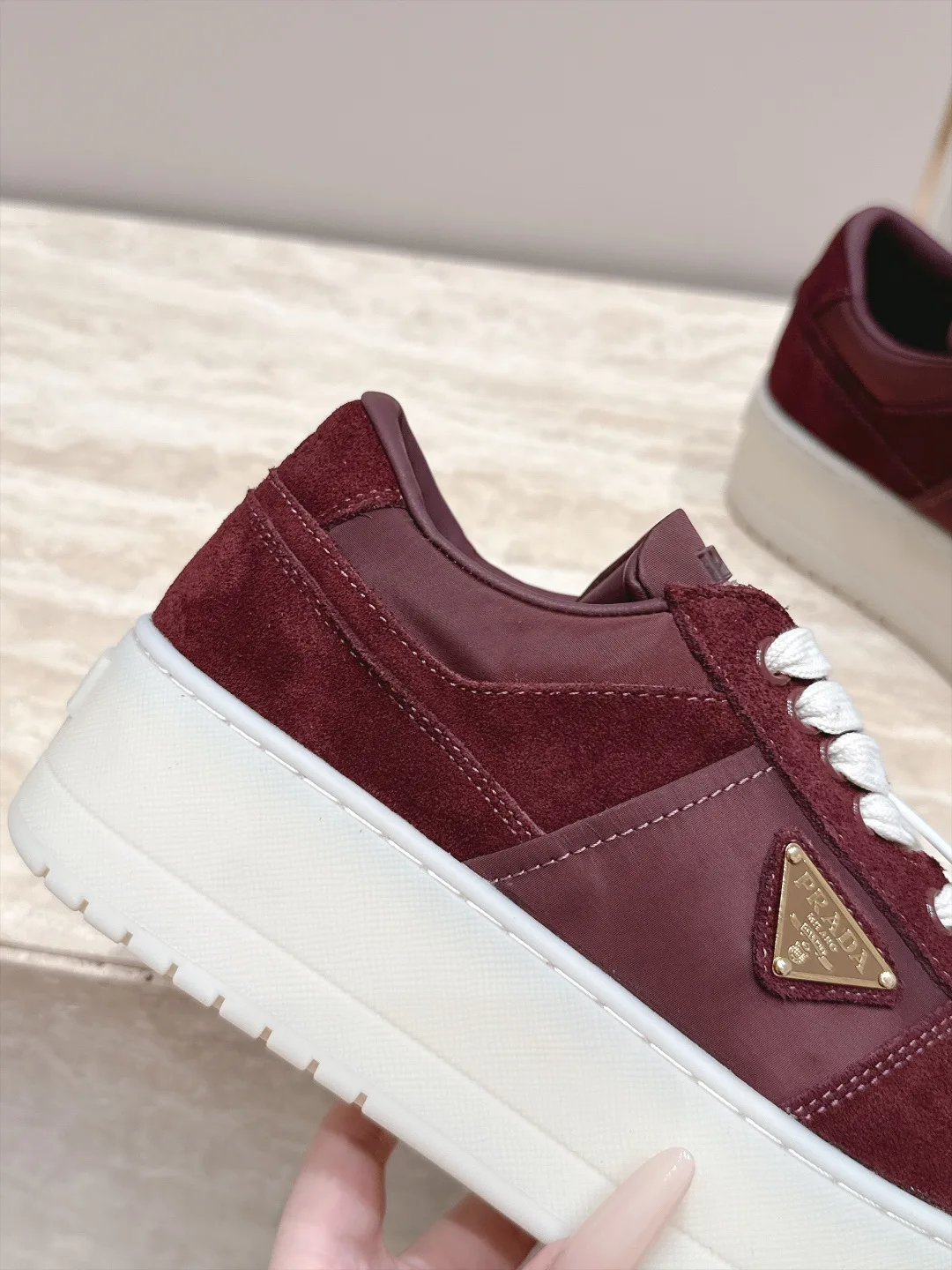 Кроссовки Женские Prada 18650059