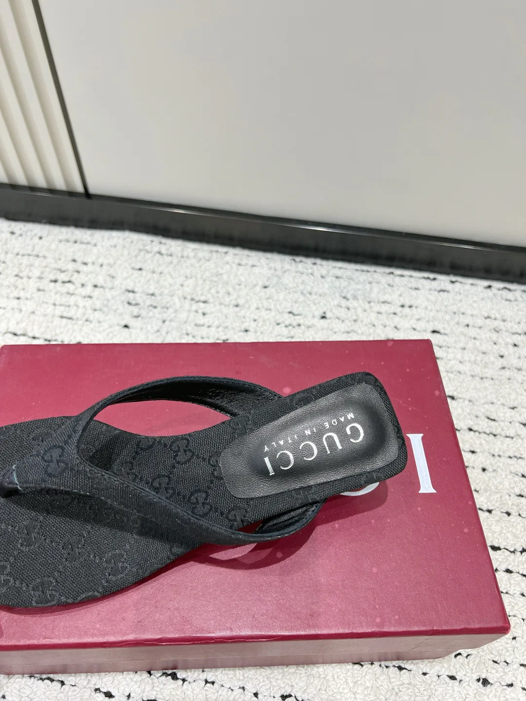 Шлепанцы Женские Gucci 17637839