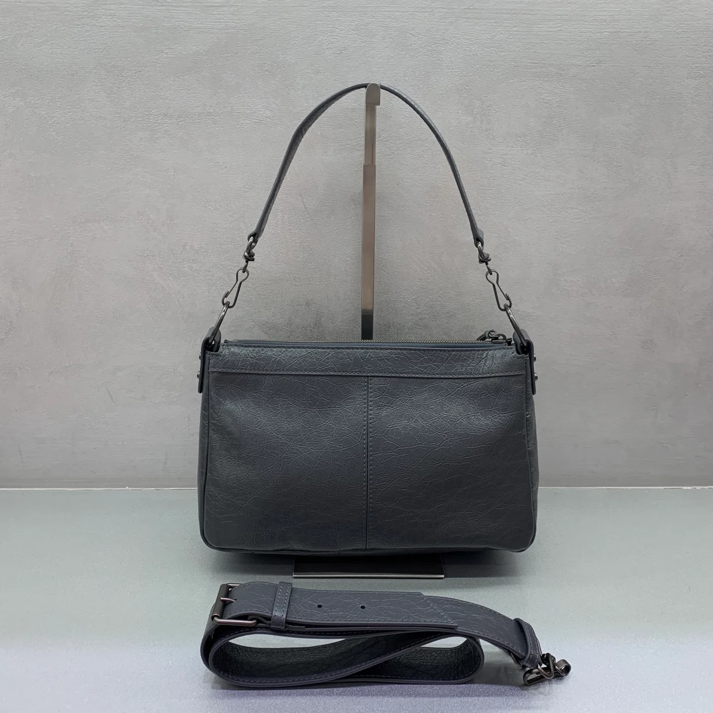 Сумки На Ремне Женские Balenciaga 17419152