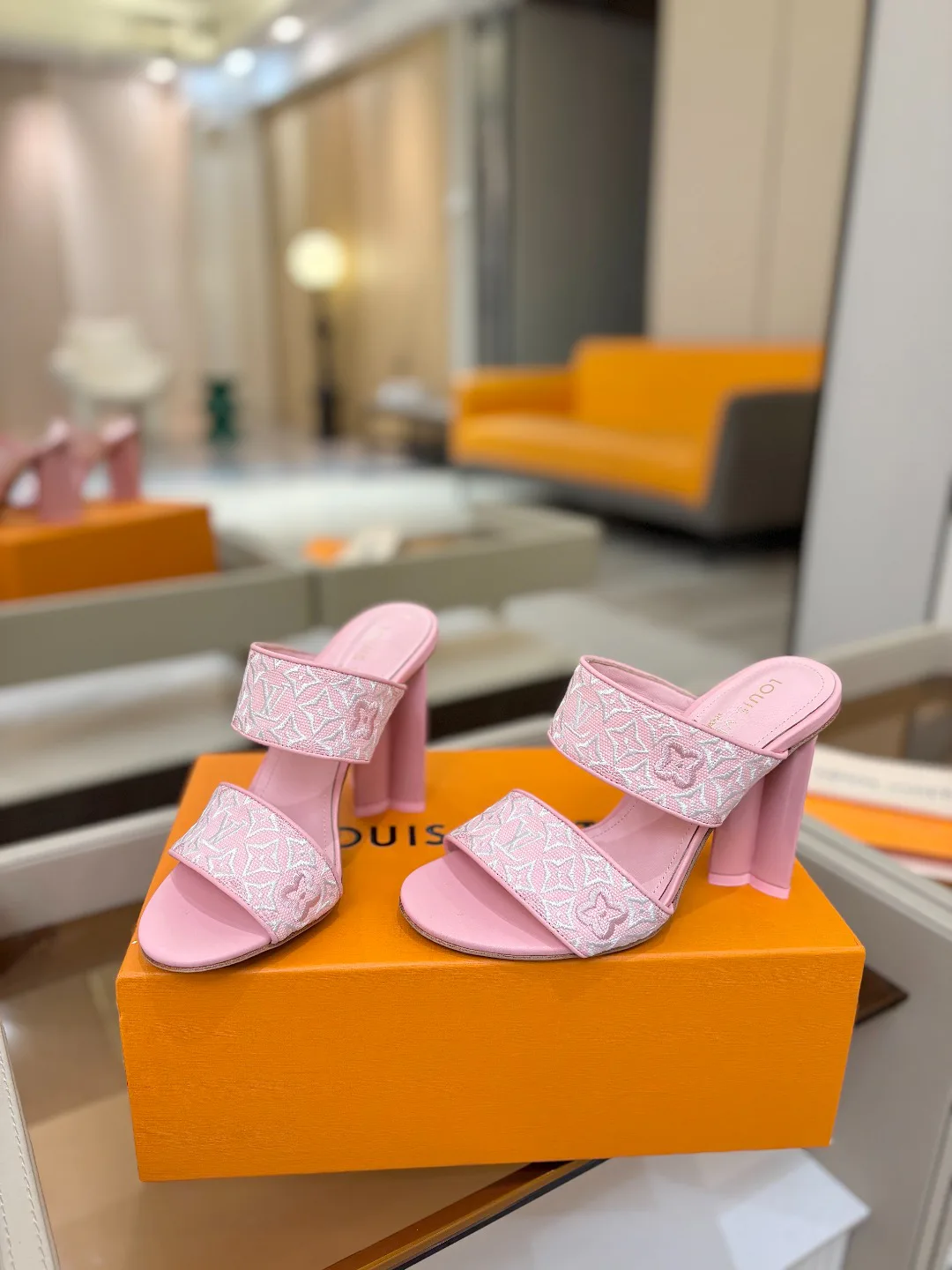 Босоножки Женские Louis Vuitton 11601039