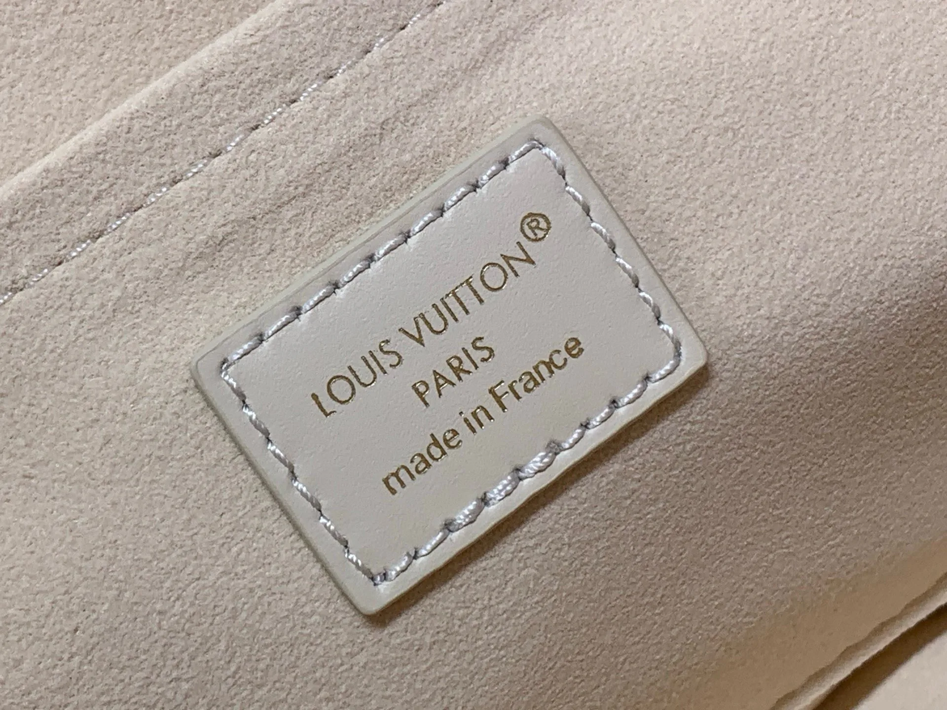 Классические Сумки Женские Louis Vuitton 17499358