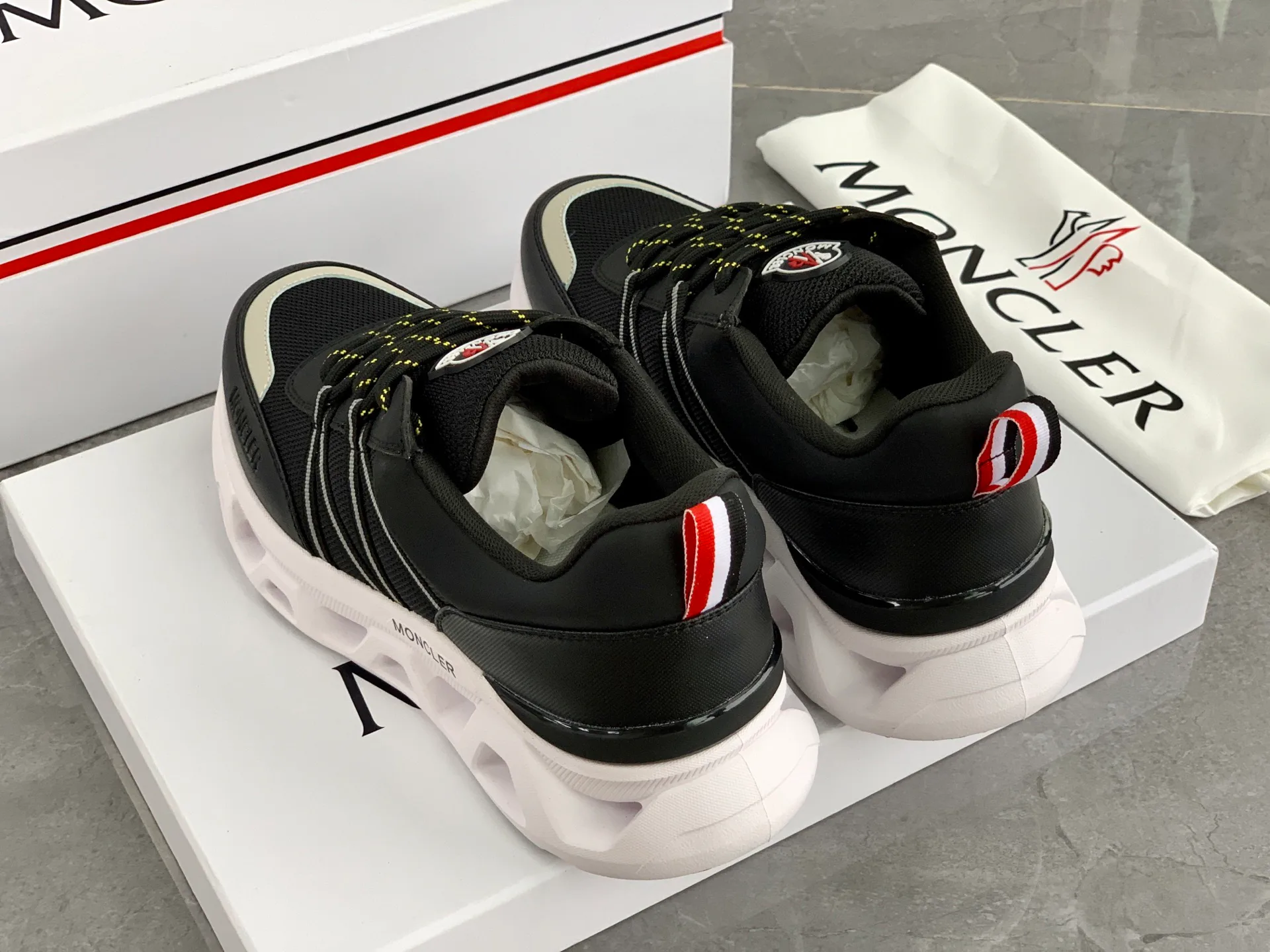 Кроссовки Женские Moncler 230468