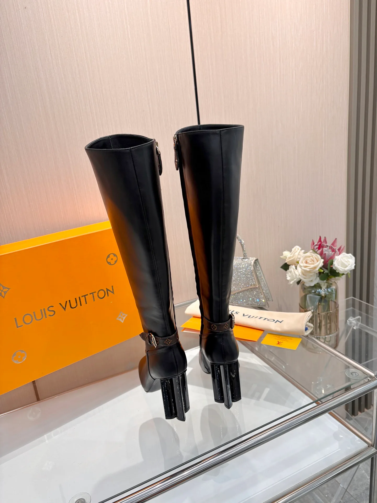 Сапоги Женские Louis Vuitton 19043392