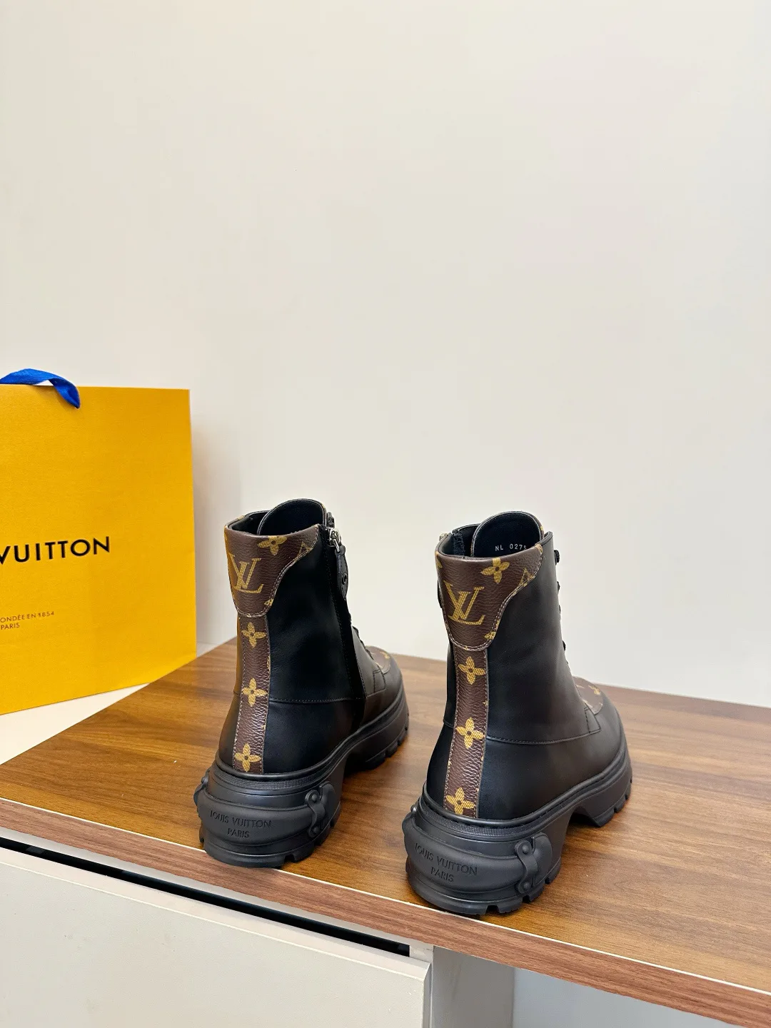 Ботинки Женские Louis Vuitton 19142495