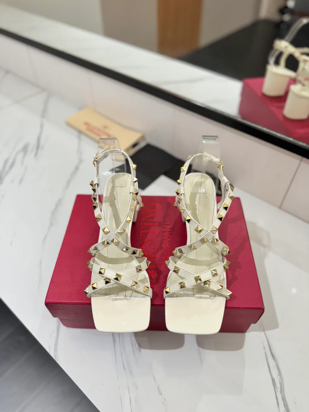Босоножки Женские Valentino 11683086