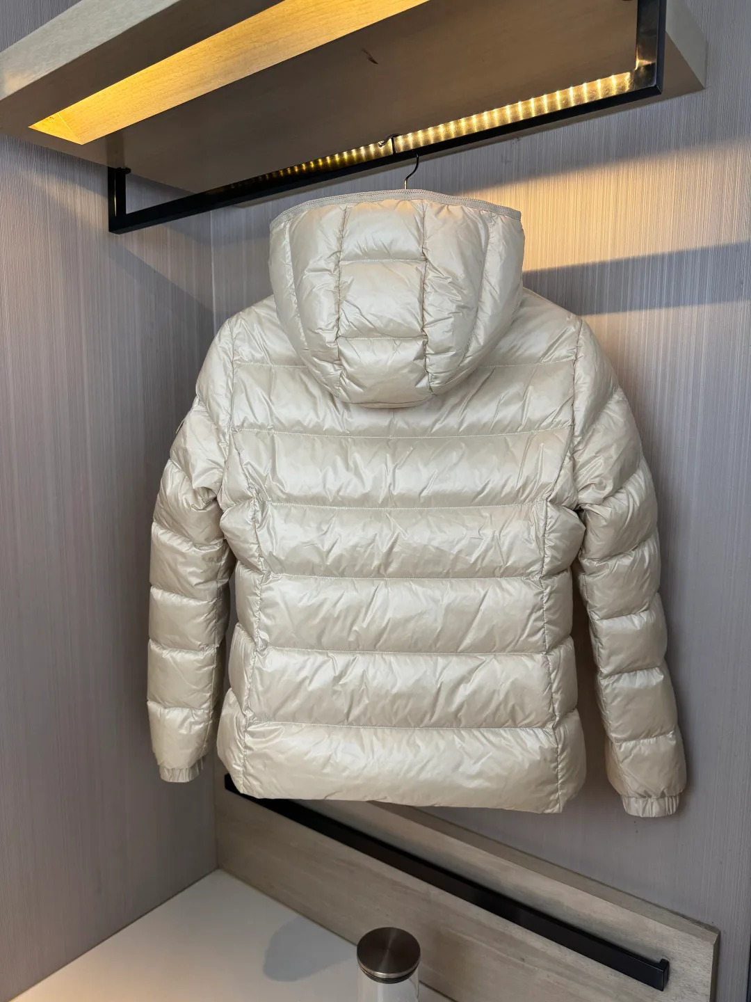 Куртки И Пуховики Женские Moncler 17940898