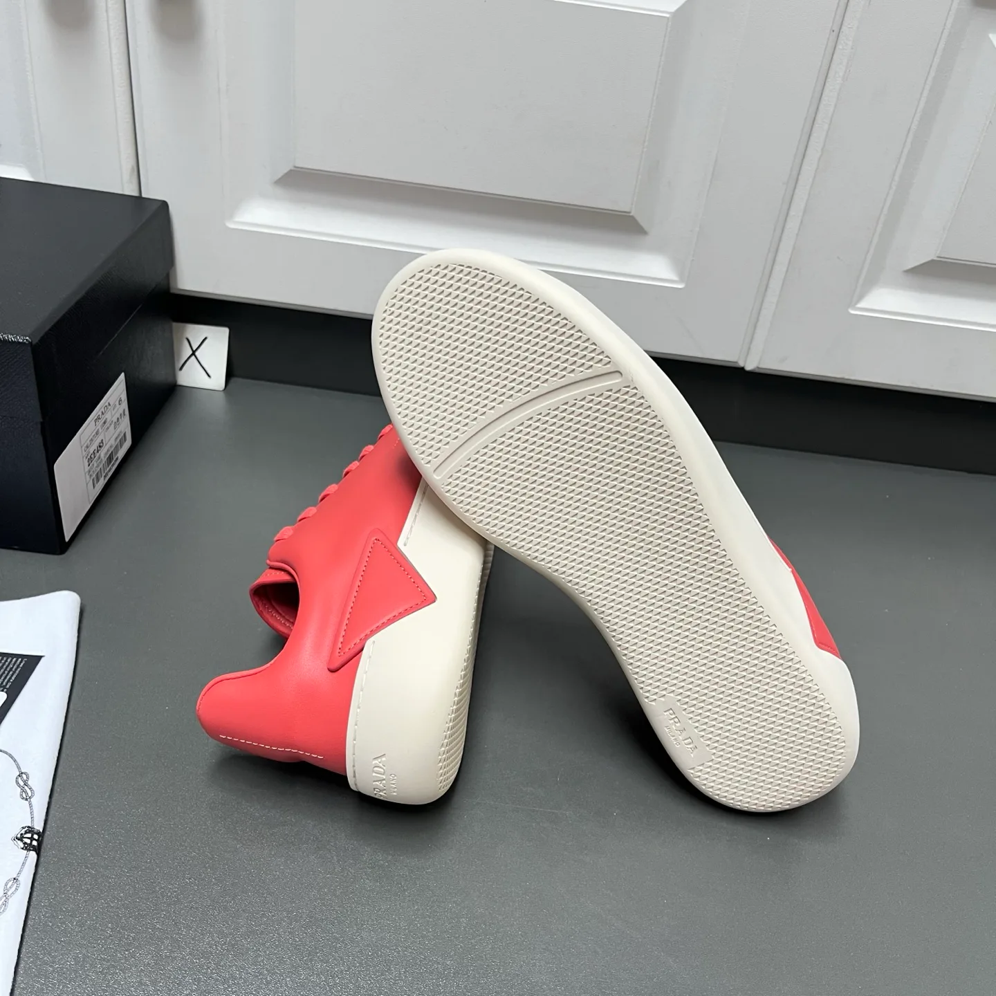Кроссовки Мужские Prada 16940085