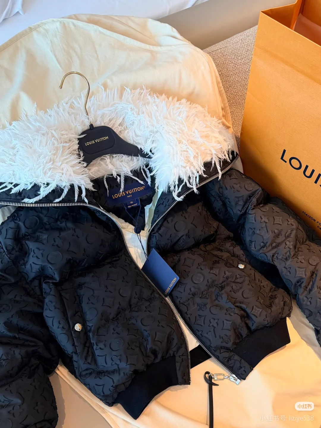 Куртки И Пуховики Женские Chanel 217325