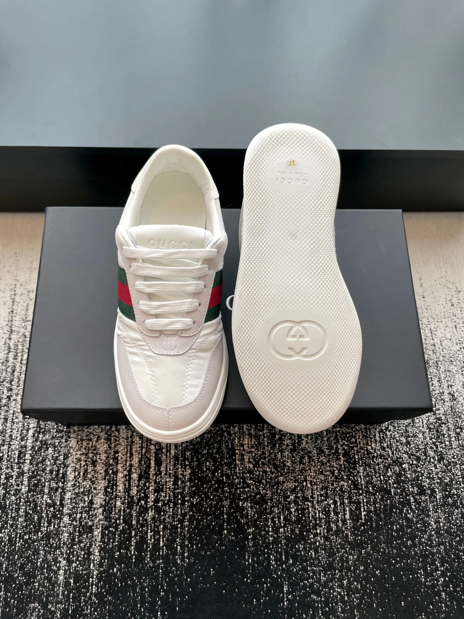 Кроссовки Женские Gucci 18447991