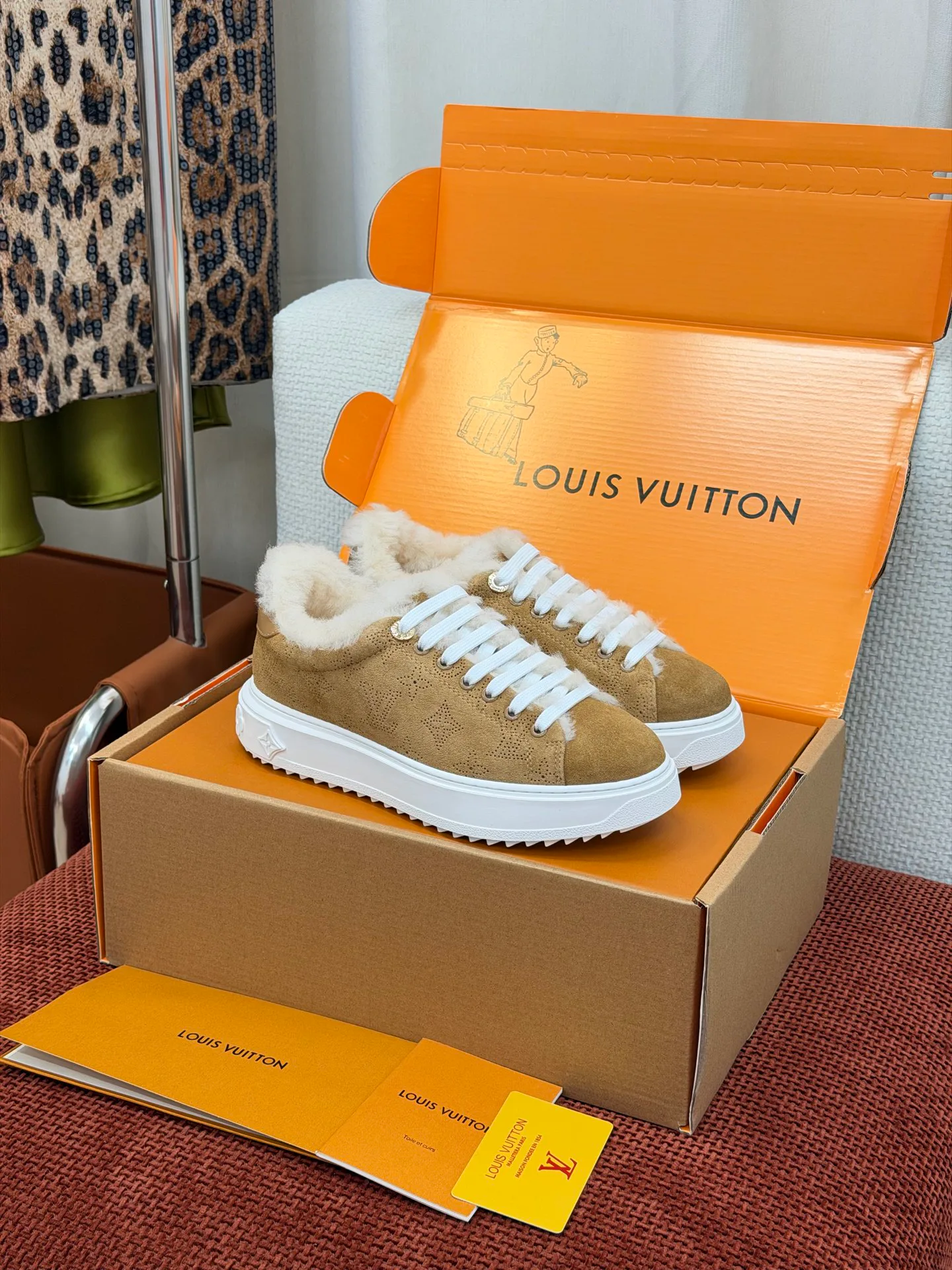 Кроссовки Женские Louis Vuitton 19544989