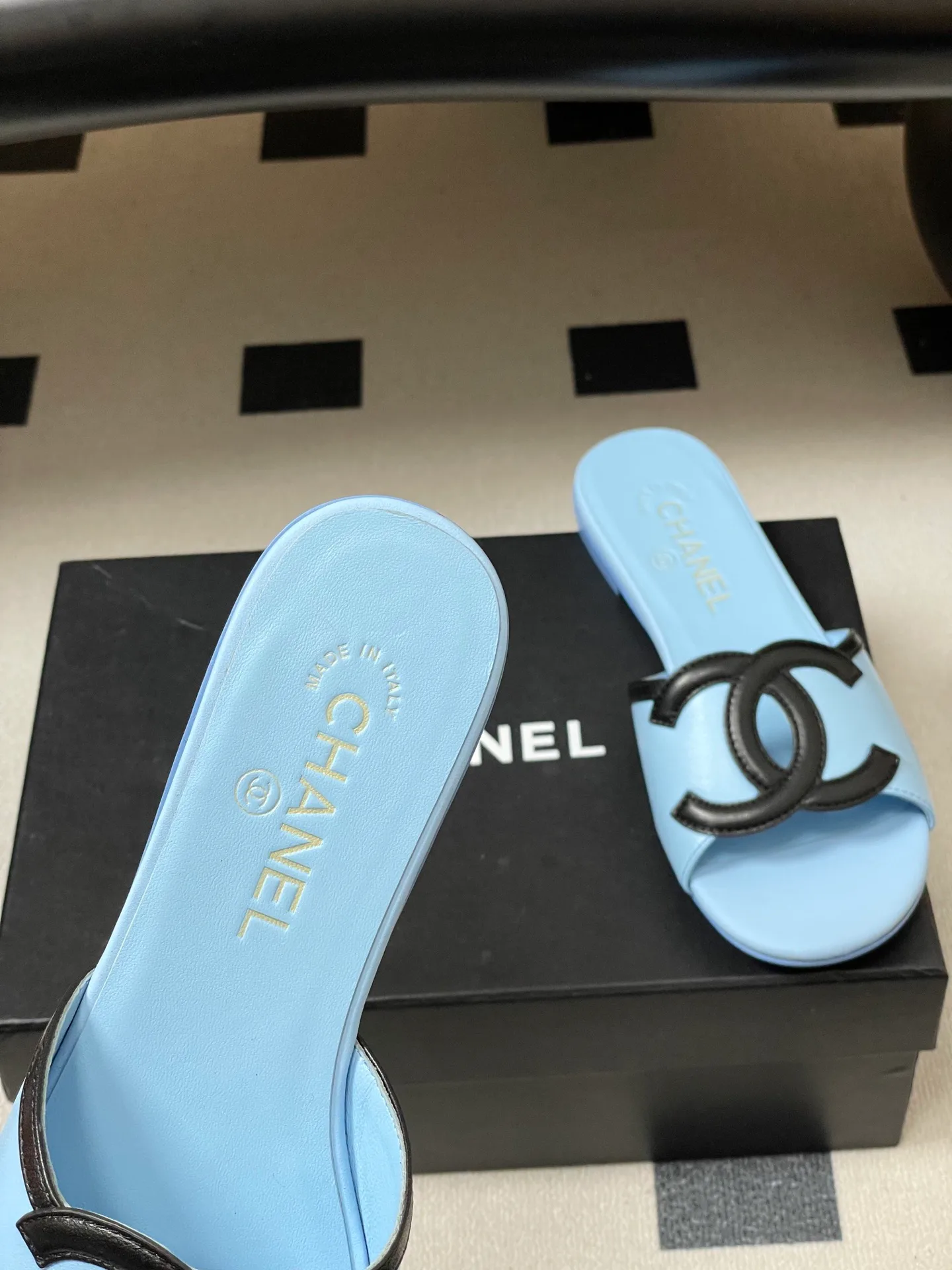 Шлепанцы Женские Chanel 11627617
